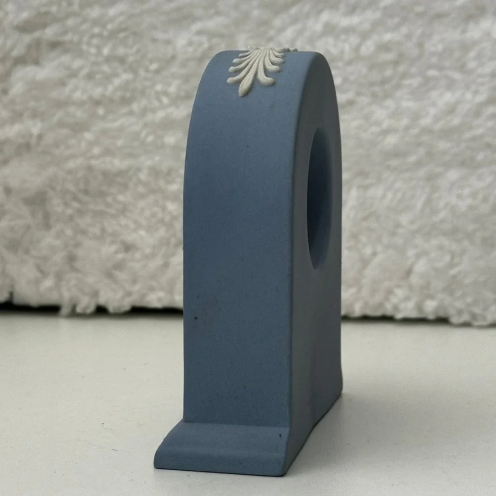 Wedgwood Blue Jasperware Mantle Clock Relief Quartz Desk Clock - New Battery